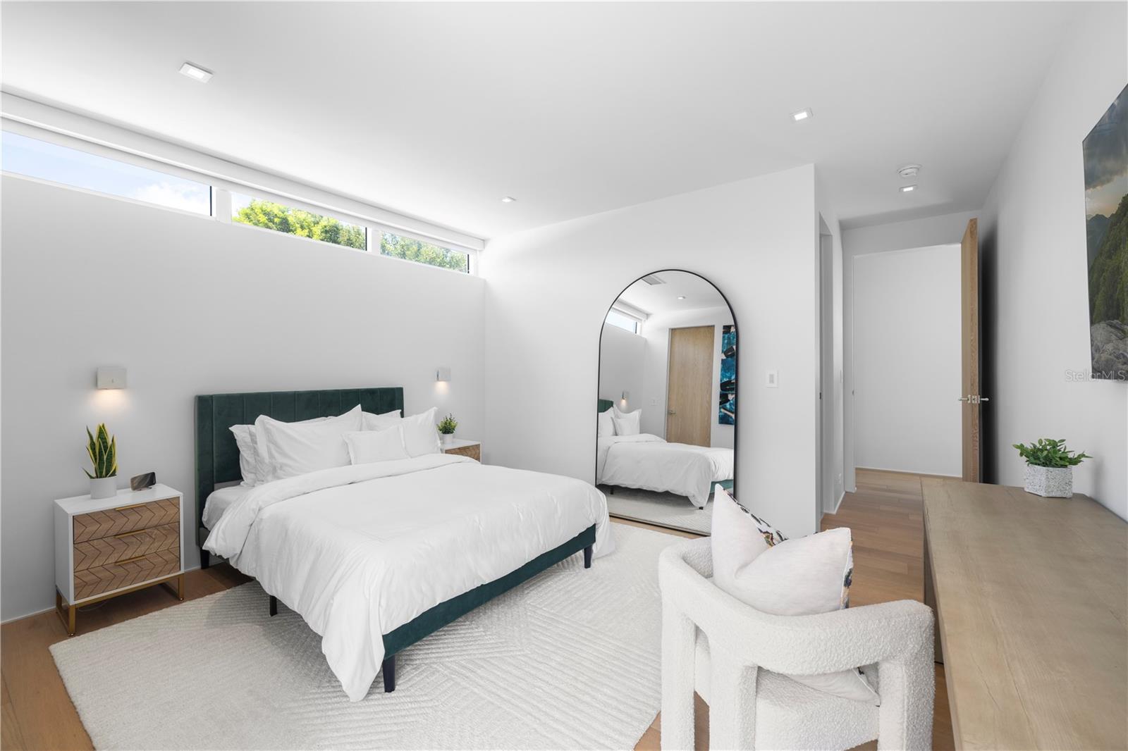 Listing photo id 44 for 4433 Bay Road