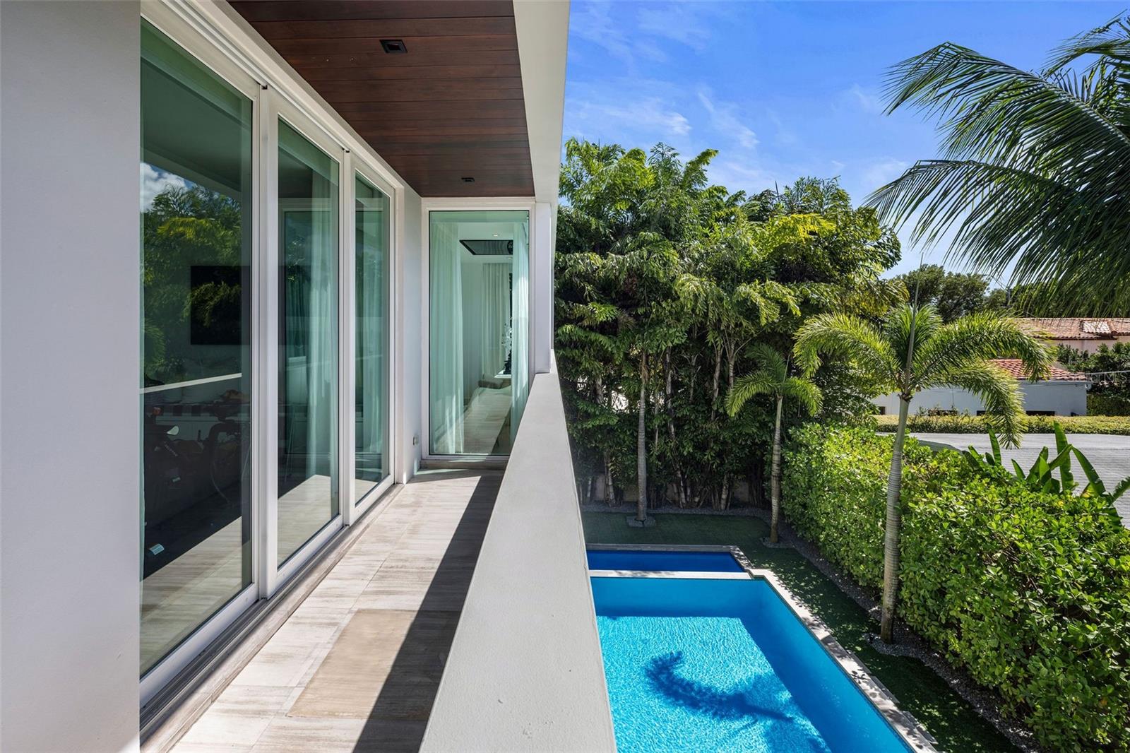 Listing photo id 47 for 4433 Bay Road