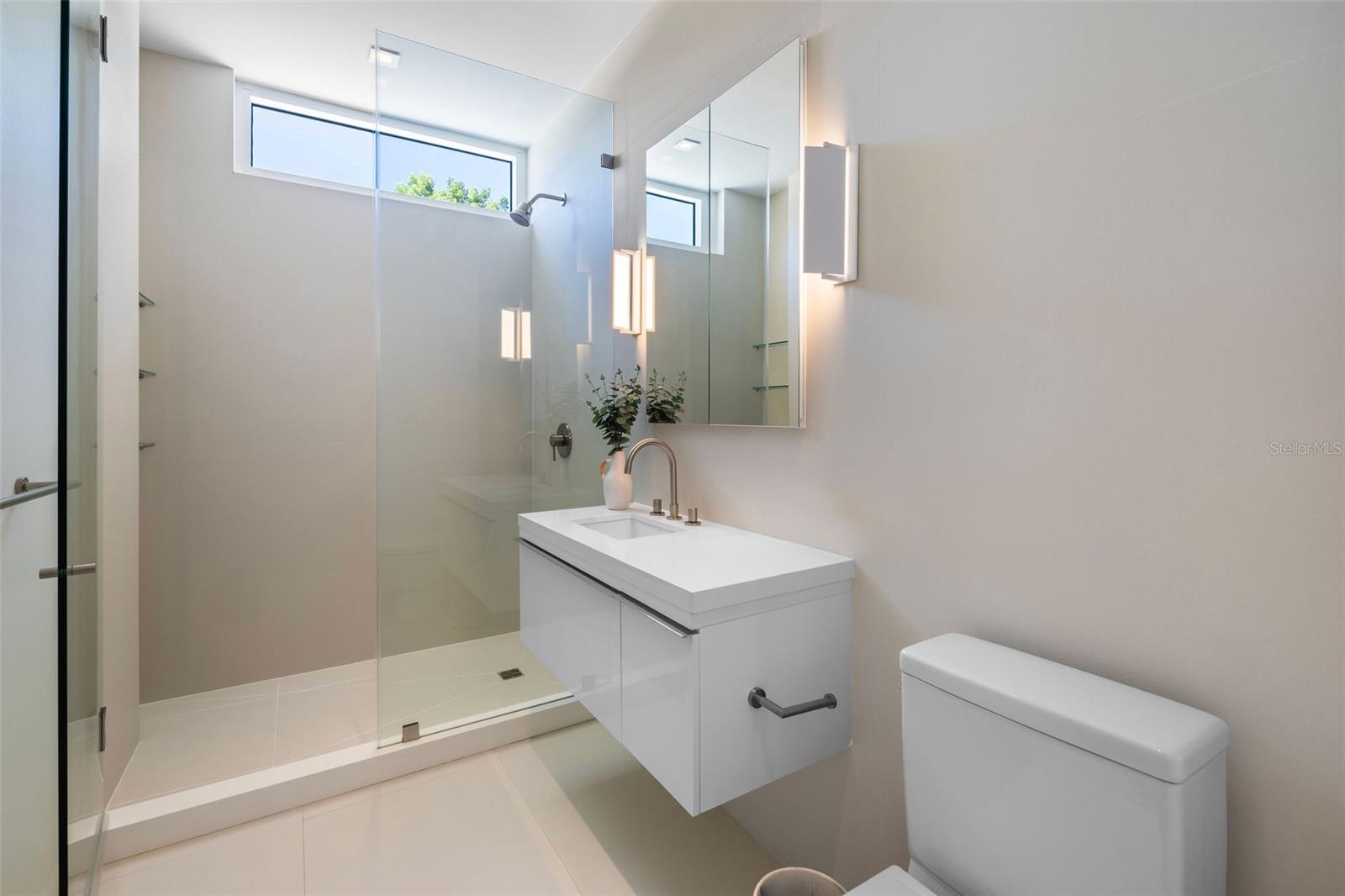 Listing photo id 49 for 4433 Bay Road