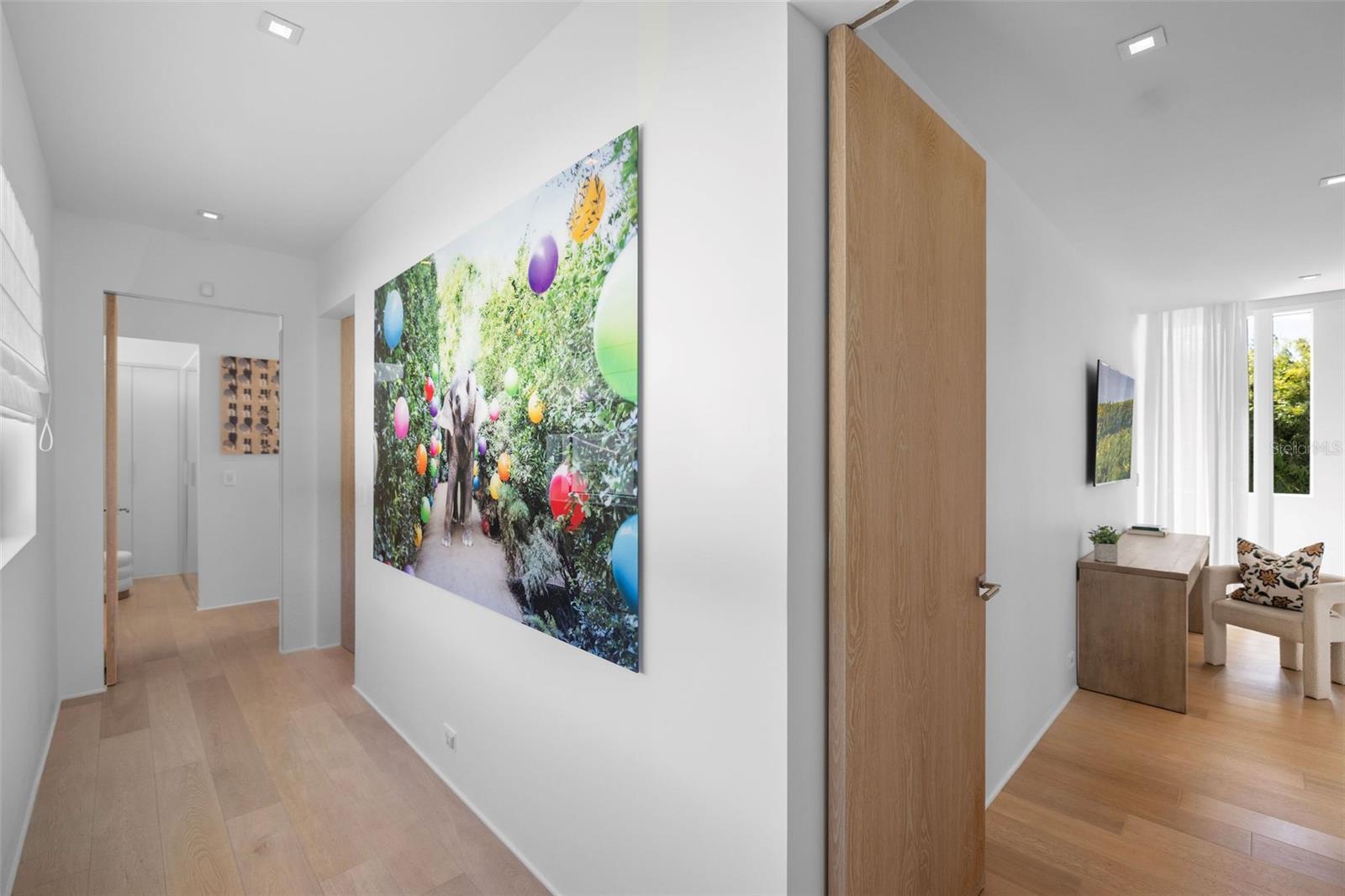 Listing photo id 51 for 4433 Bay Road