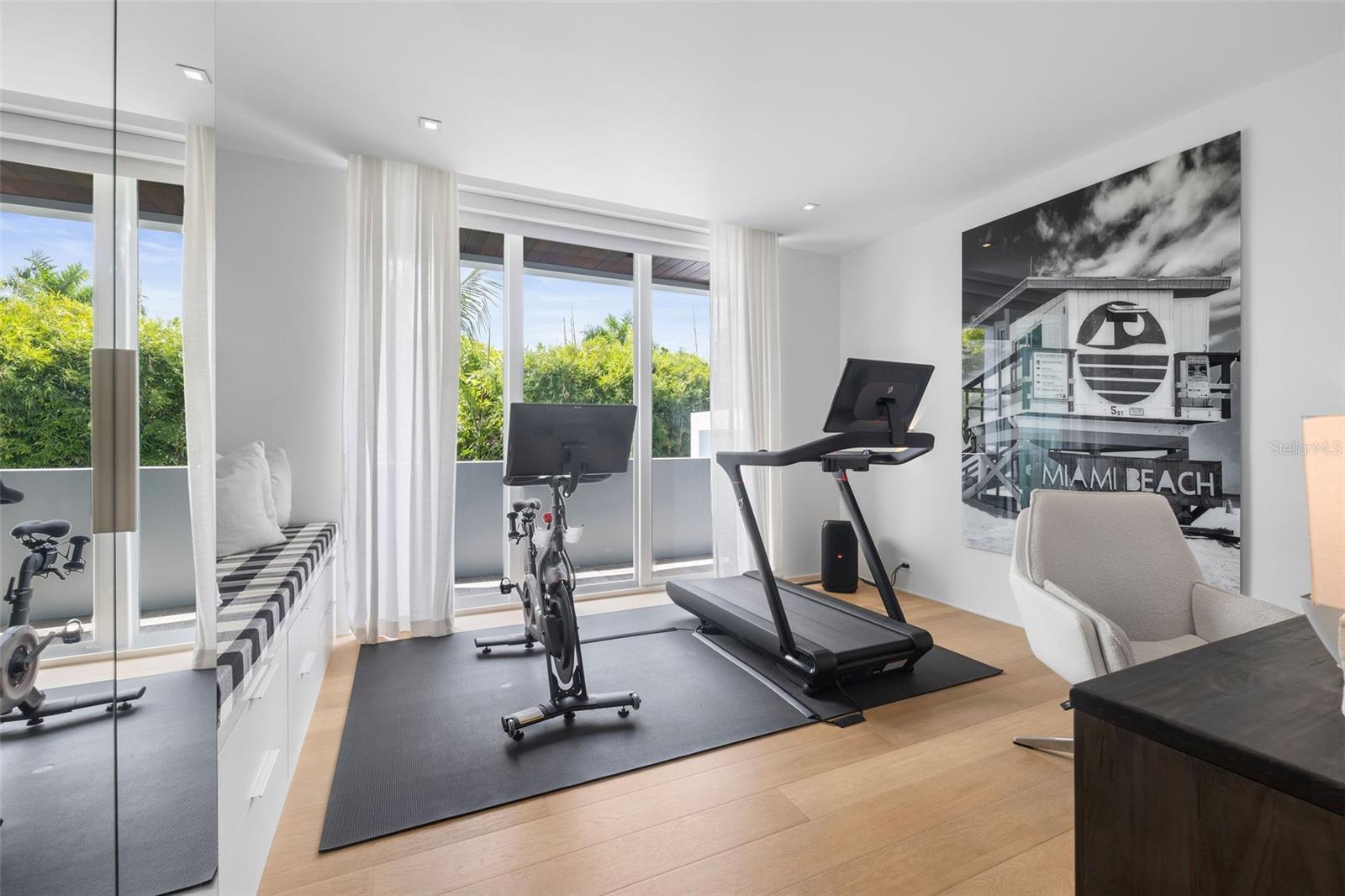 Listing photo id 52 for 4433 Bay Road