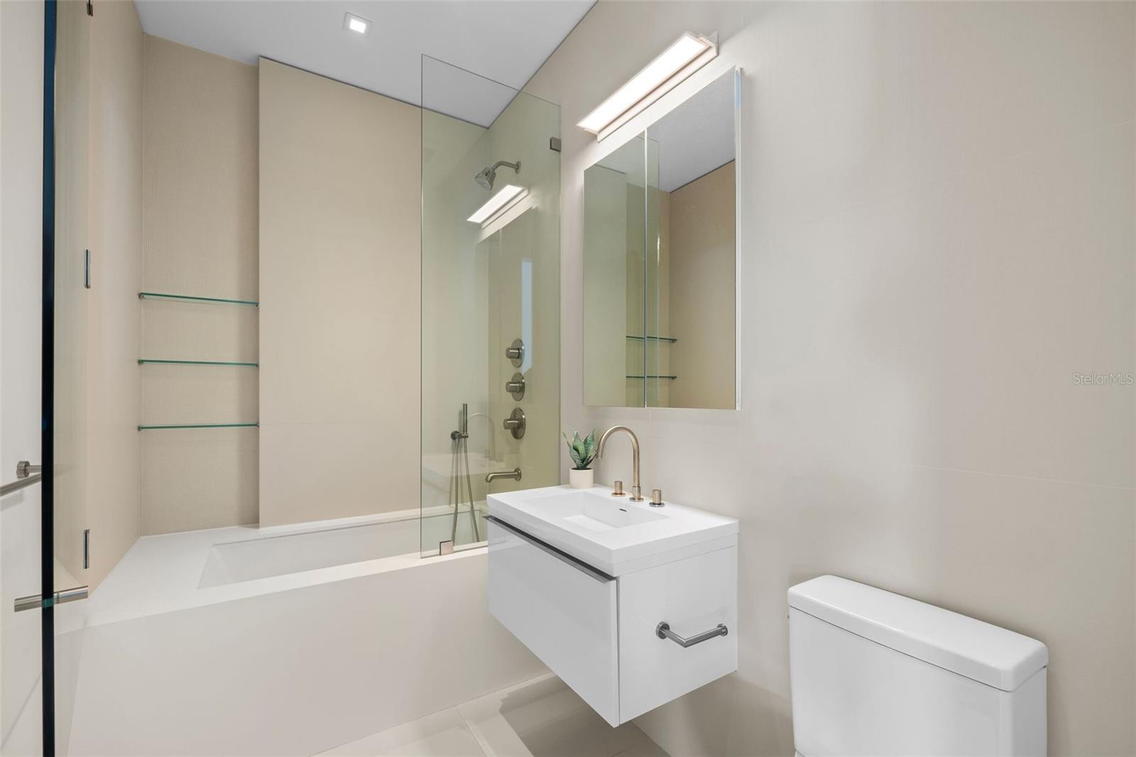 Listing photo id 54 for 4433 Bay Road