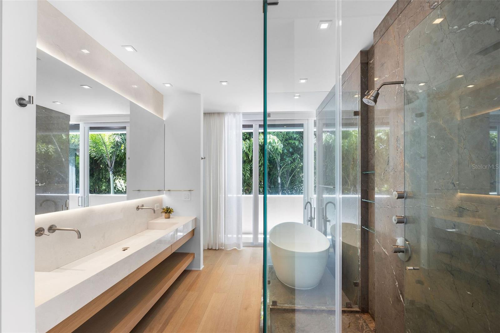 Listing photo id 59 for 4433 Bay Road