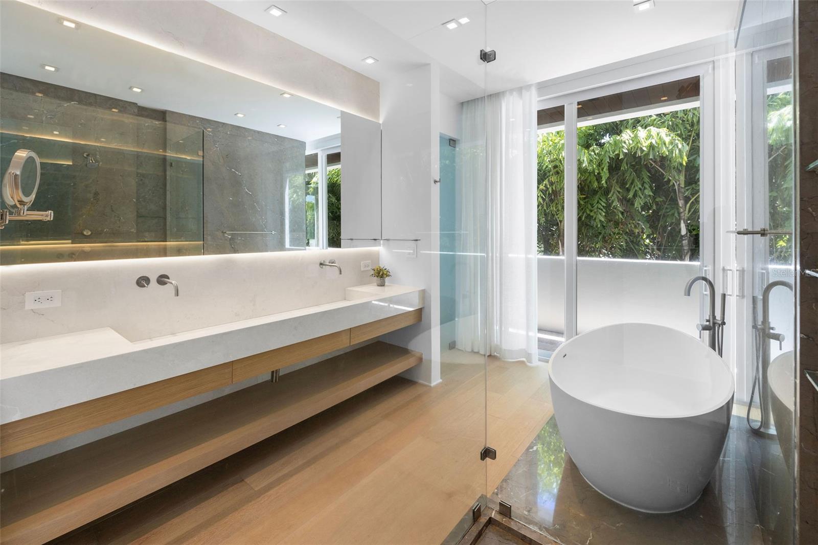 Listing photo id 60 for 4433 Bay Road