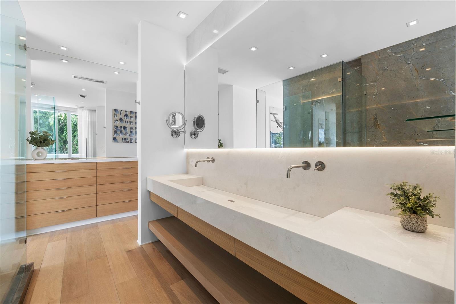 Listing photo id 61 for 4433 Bay Road