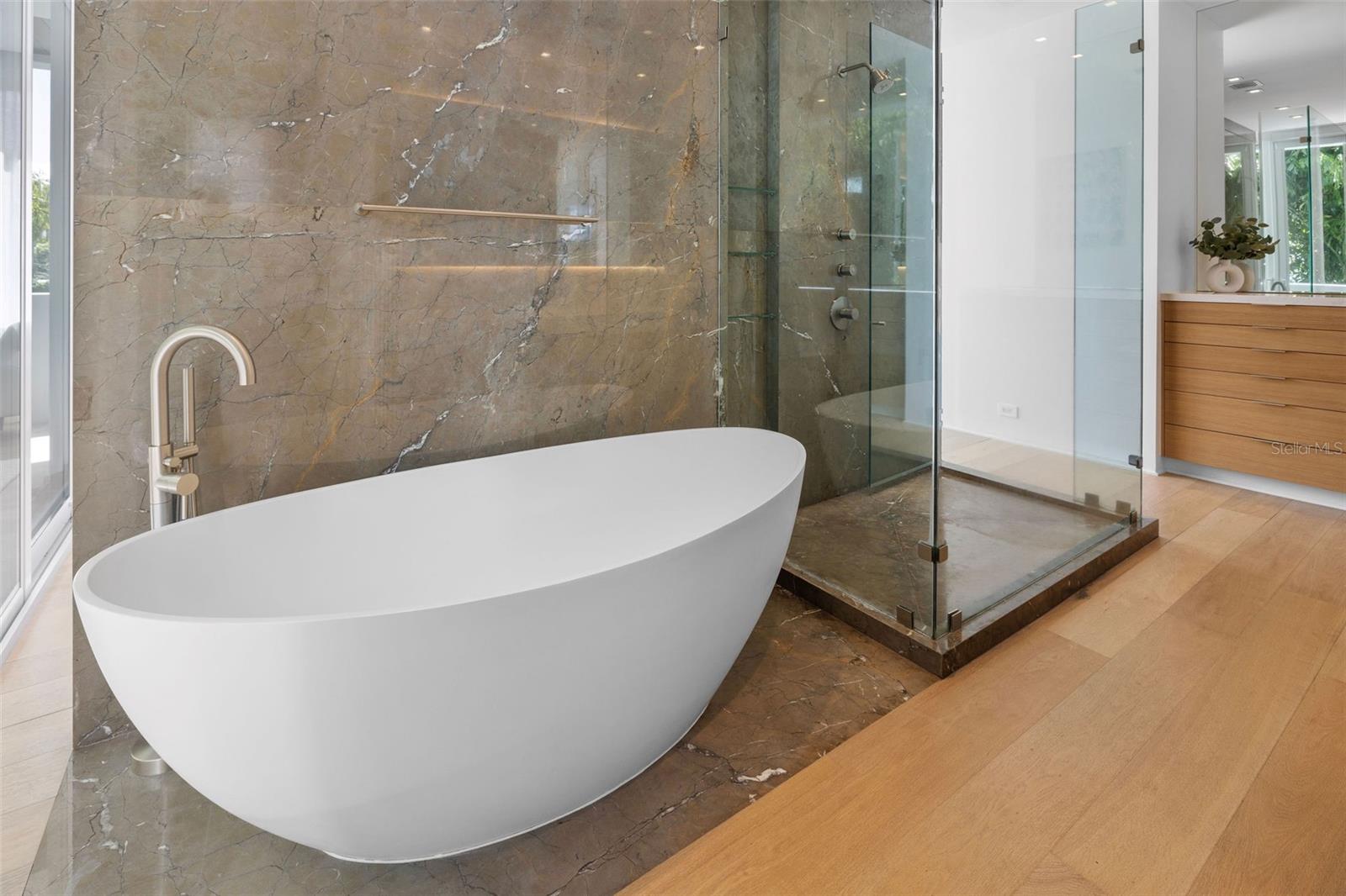 Listing photo id 63 for 4433 Bay Road