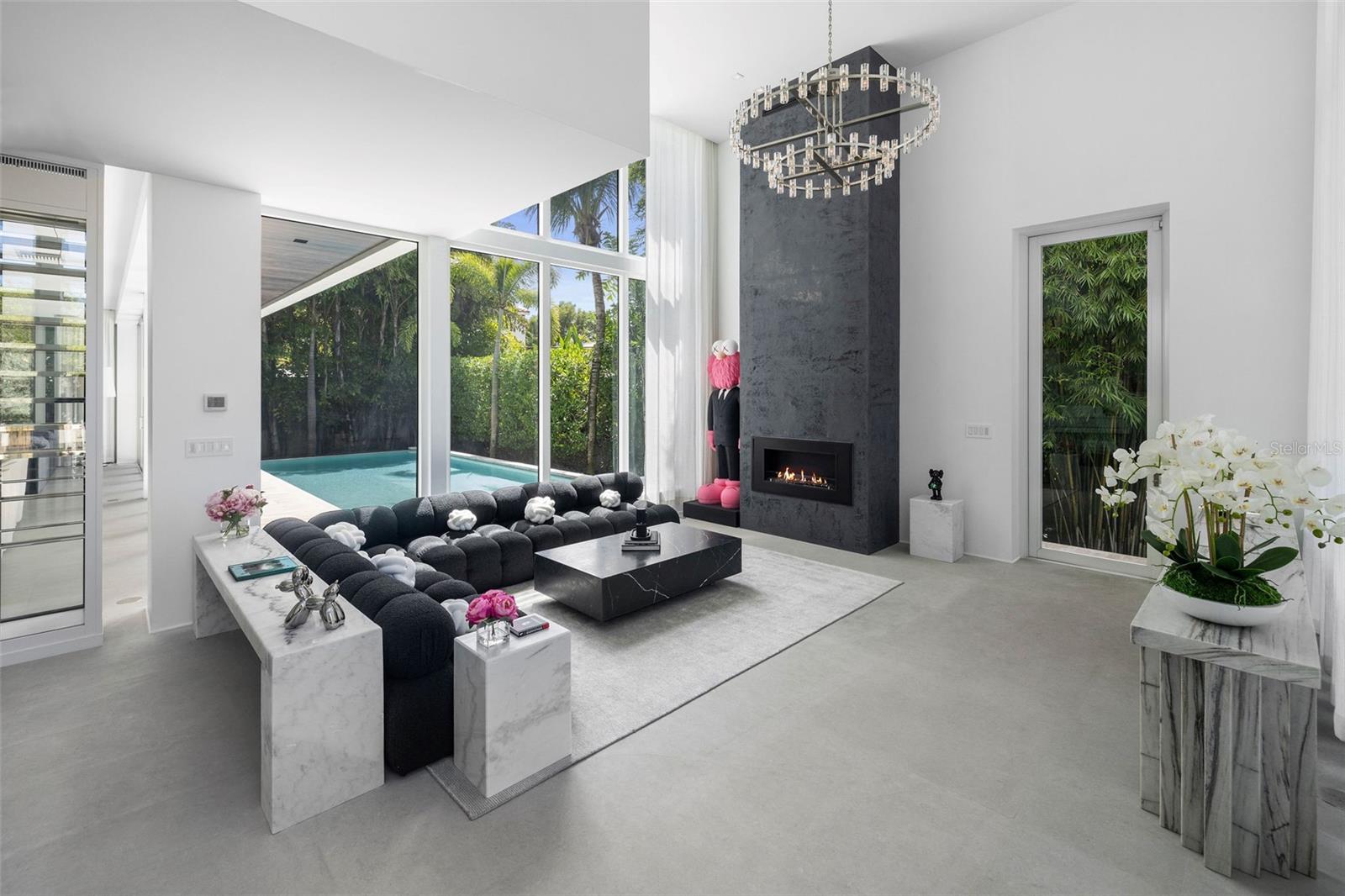 Listing photo id 7 for 4433 Bay Road