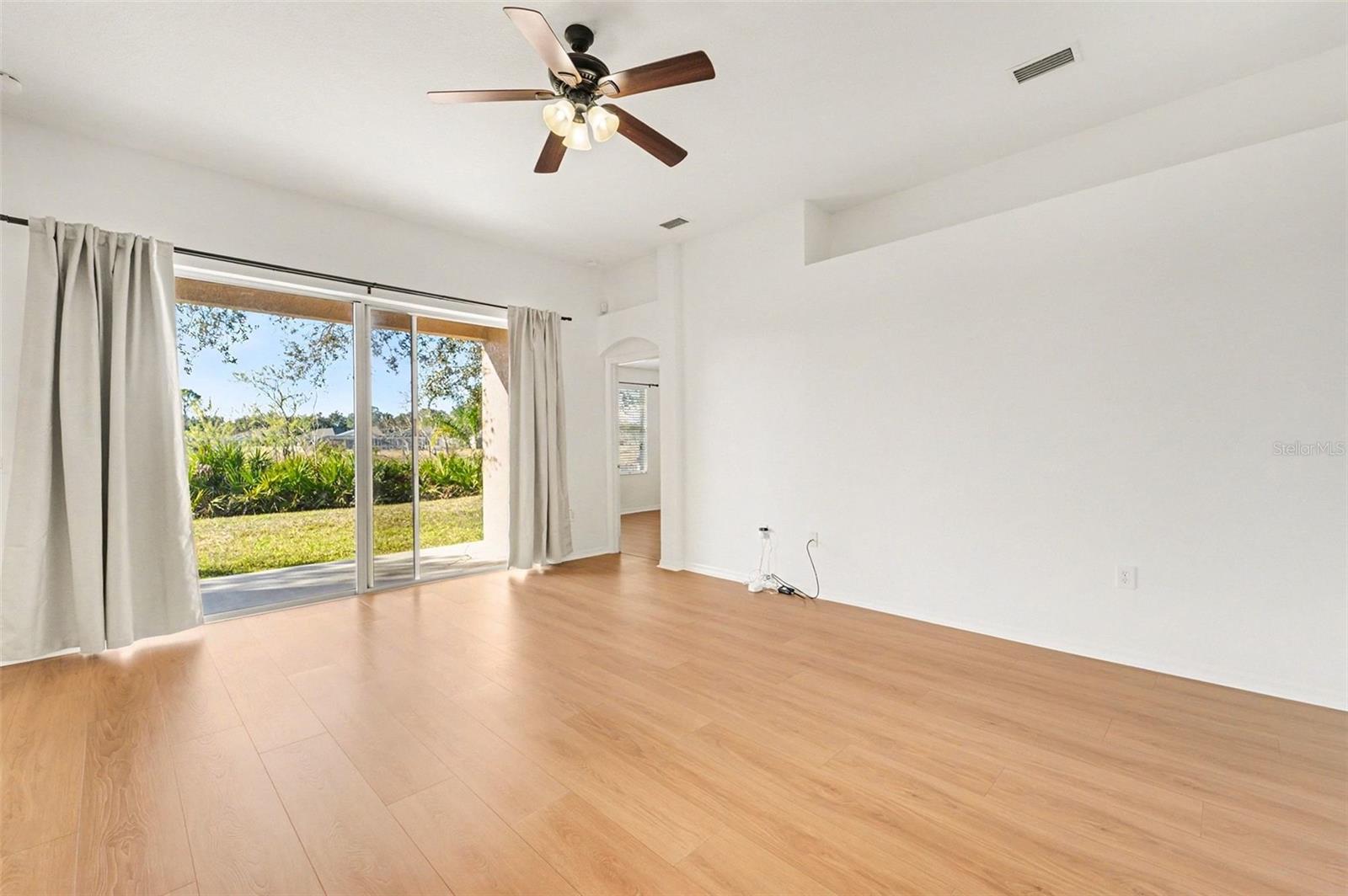 Image 12 of 57 For 18048 Arbor Crest Drive