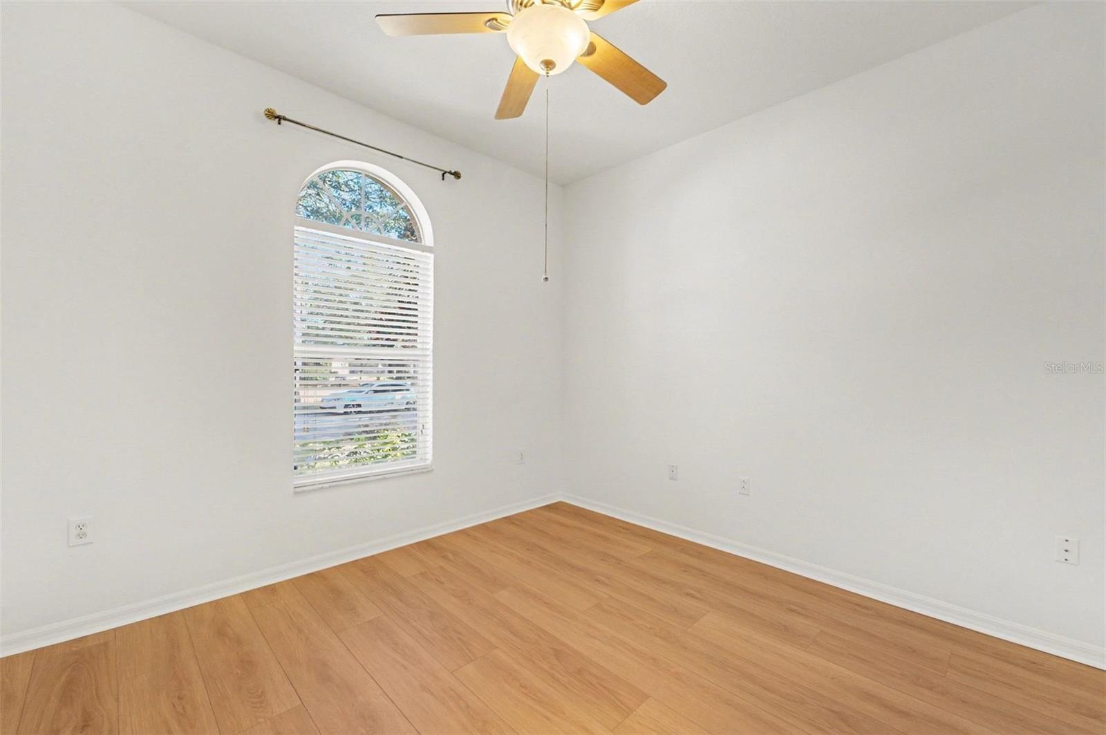 Image 20 of 57 For 18048 Arbor Crest Drive