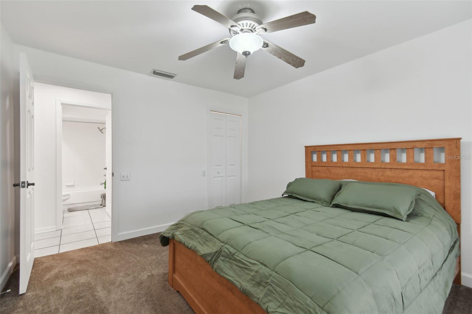 Image 17 of 31 For 4327 Murfield Drive E