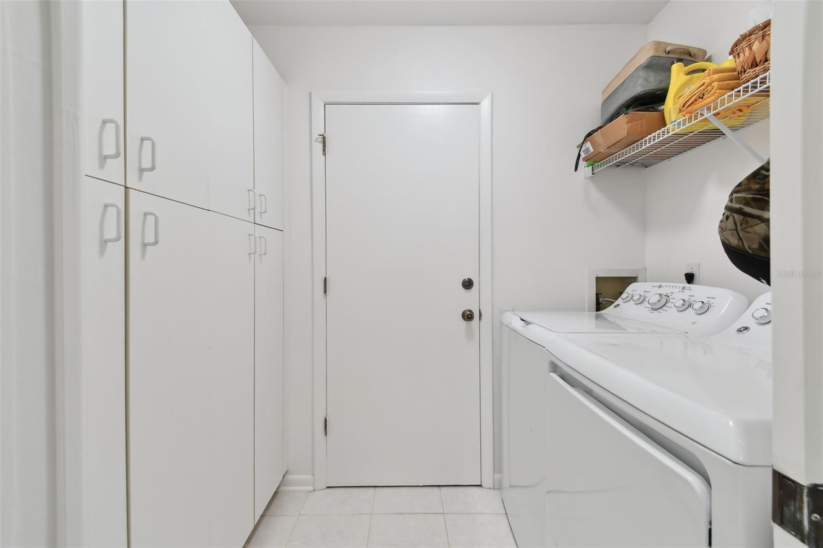 Image 20 of 31 For 4327 Murfield Drive E