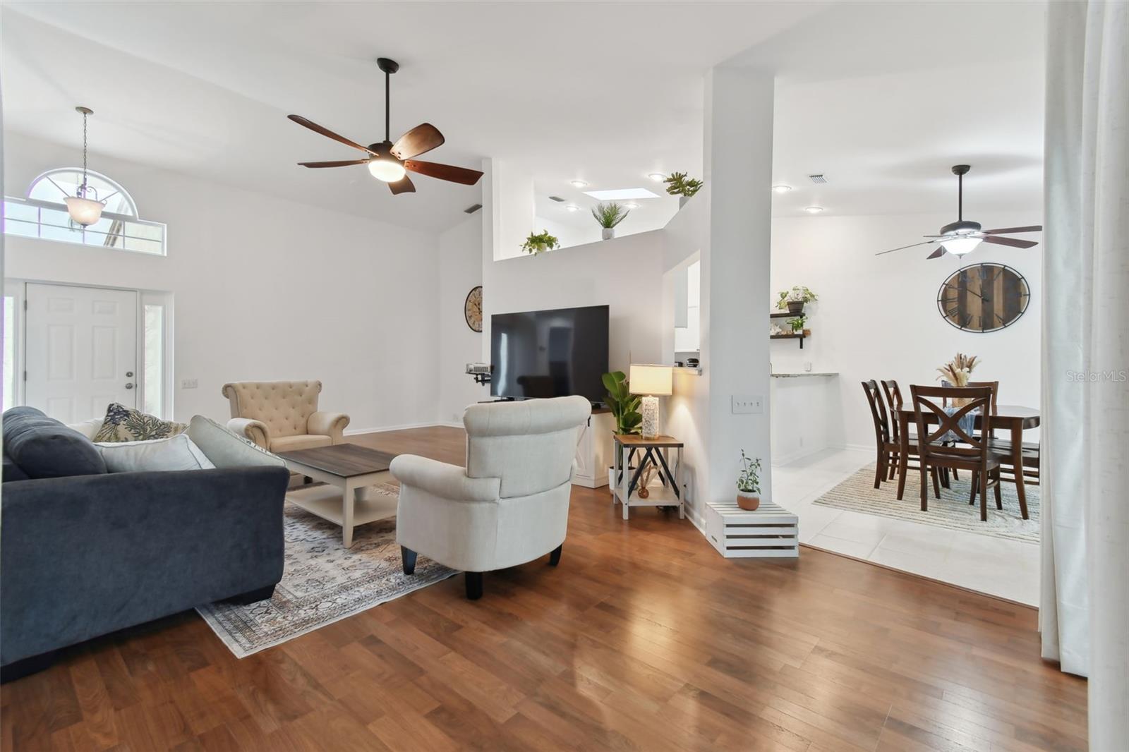 Image 3 of 31 For 4327 Murfield Drive E