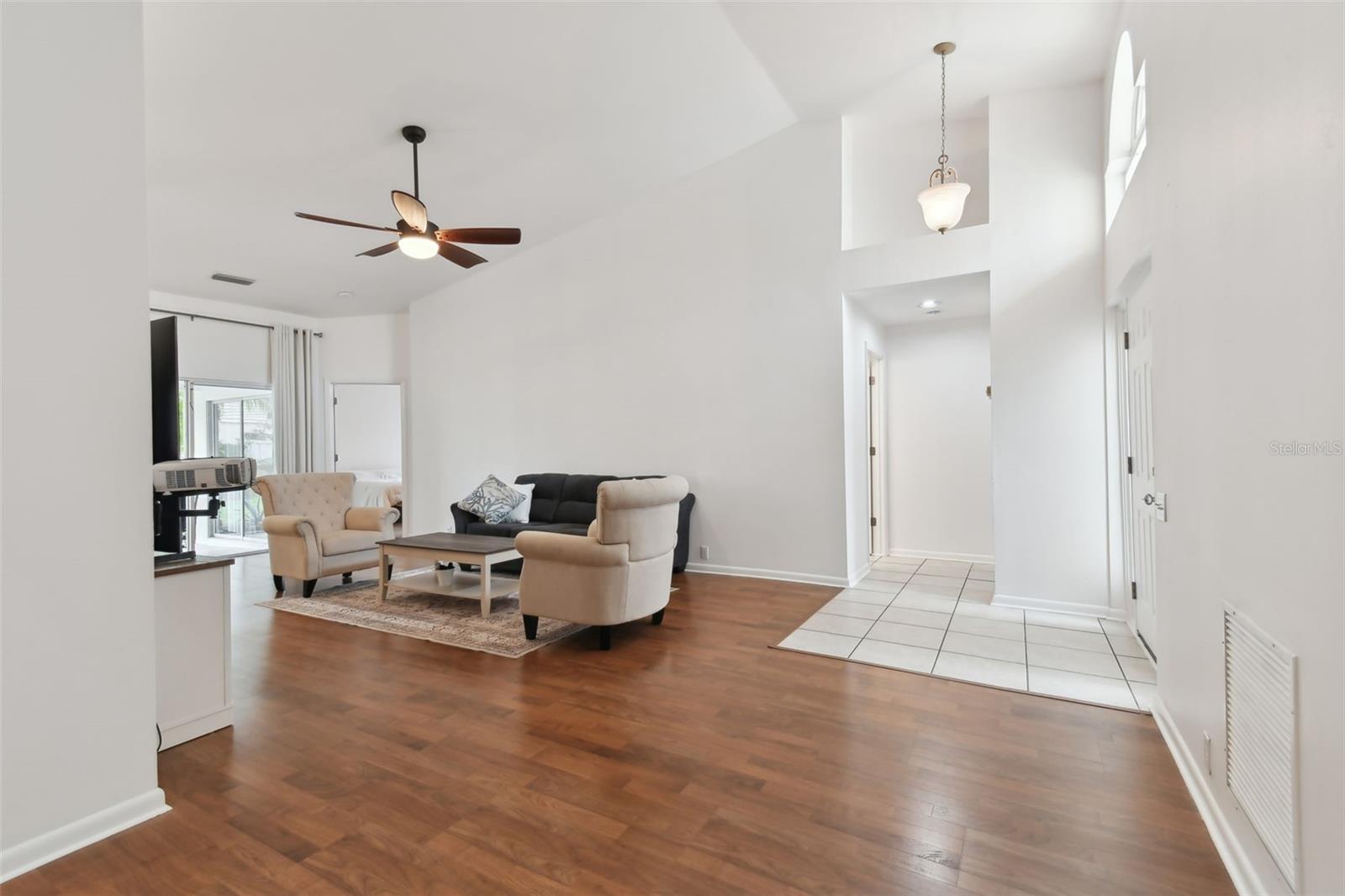 Image 5 of 31 For 4327 Murfield Drive E