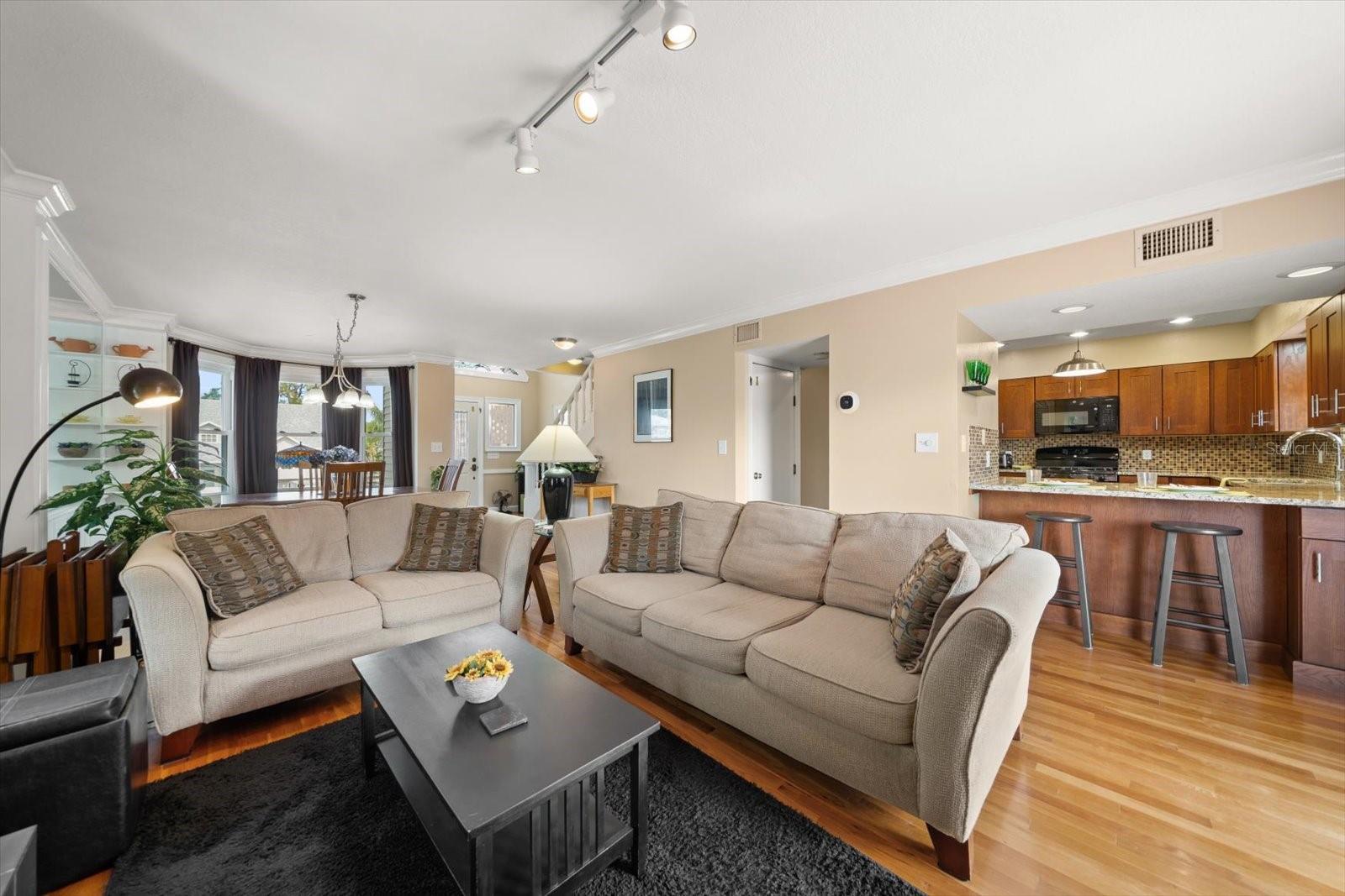 Image 13 of 44 For 856 Wisconsin Avenue