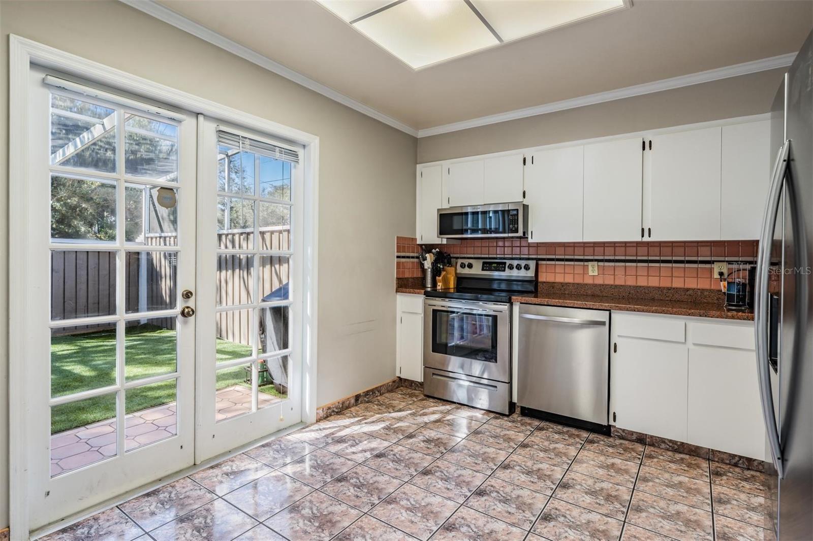 Image 12 of 19 For 3819 Horatio Street B-10