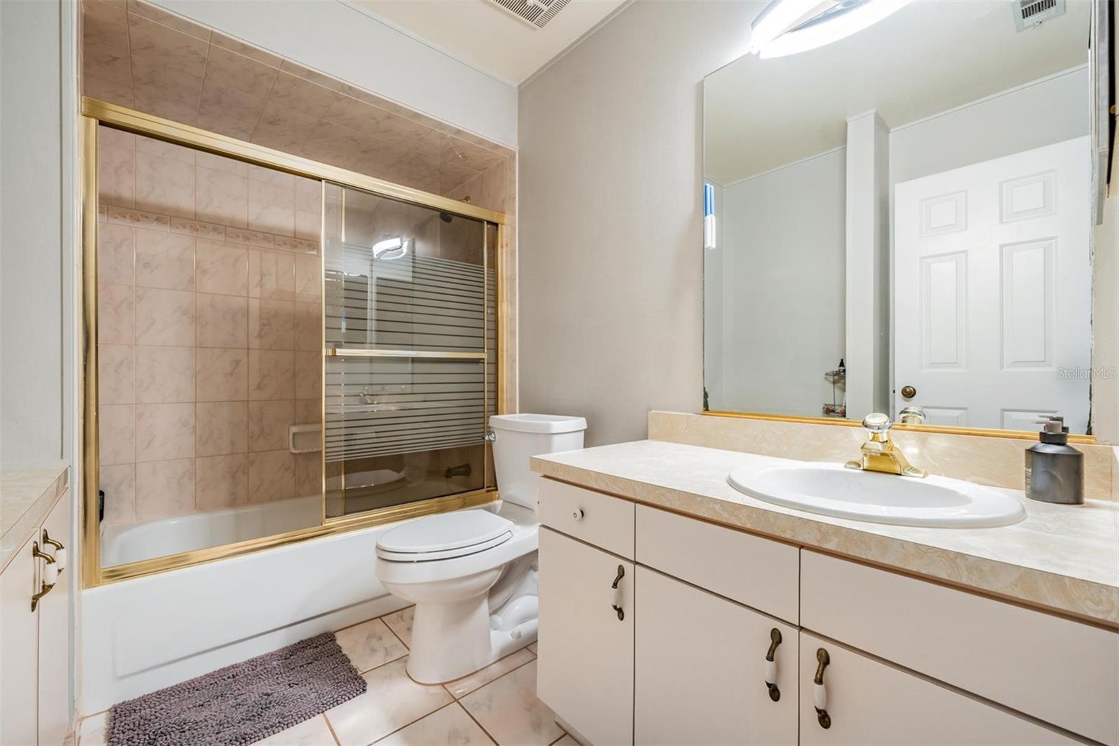 Image 16 of 19 For 3819 Horatio Street B-10