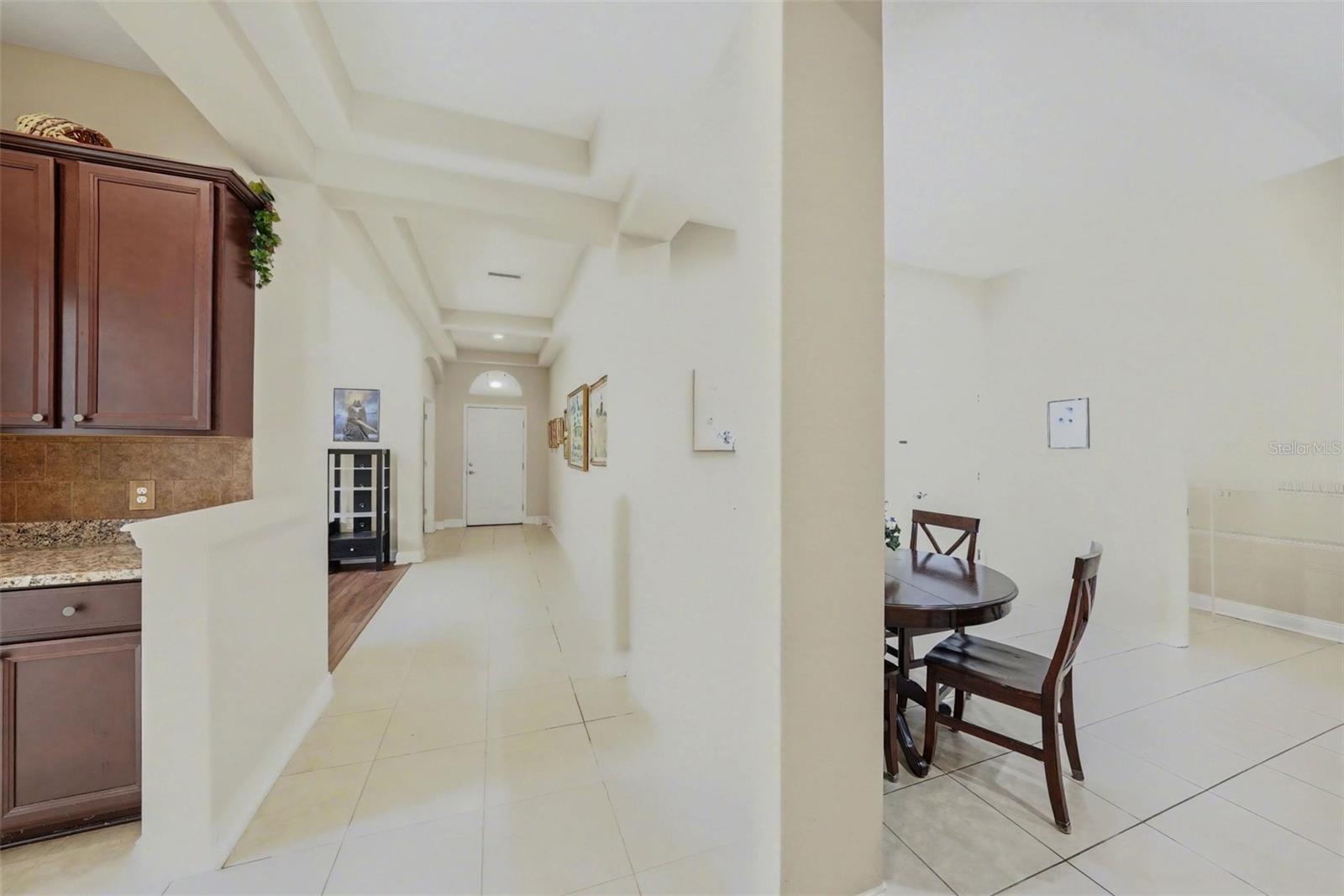 Listing photo id 9 for 20153 Oakflower Avenue