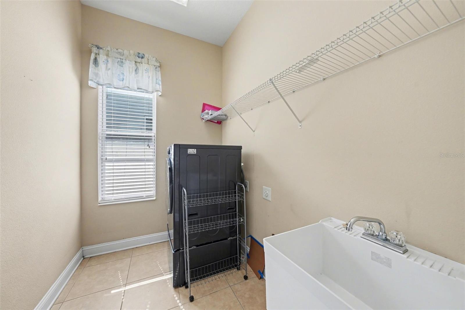 Listing photo id 11 for 20153 Oakflower Avenue