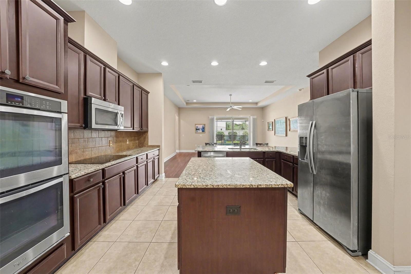 Listing photo id 16 for 20153 Oakflower Avenue