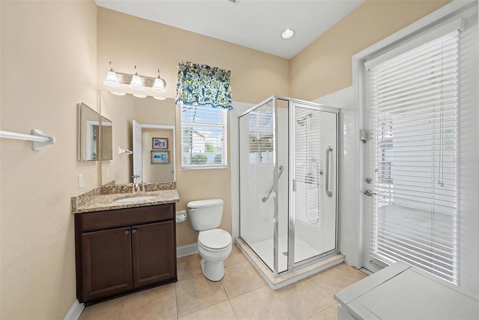 Listing photo id 25 for 20153 Oakflower Avenue