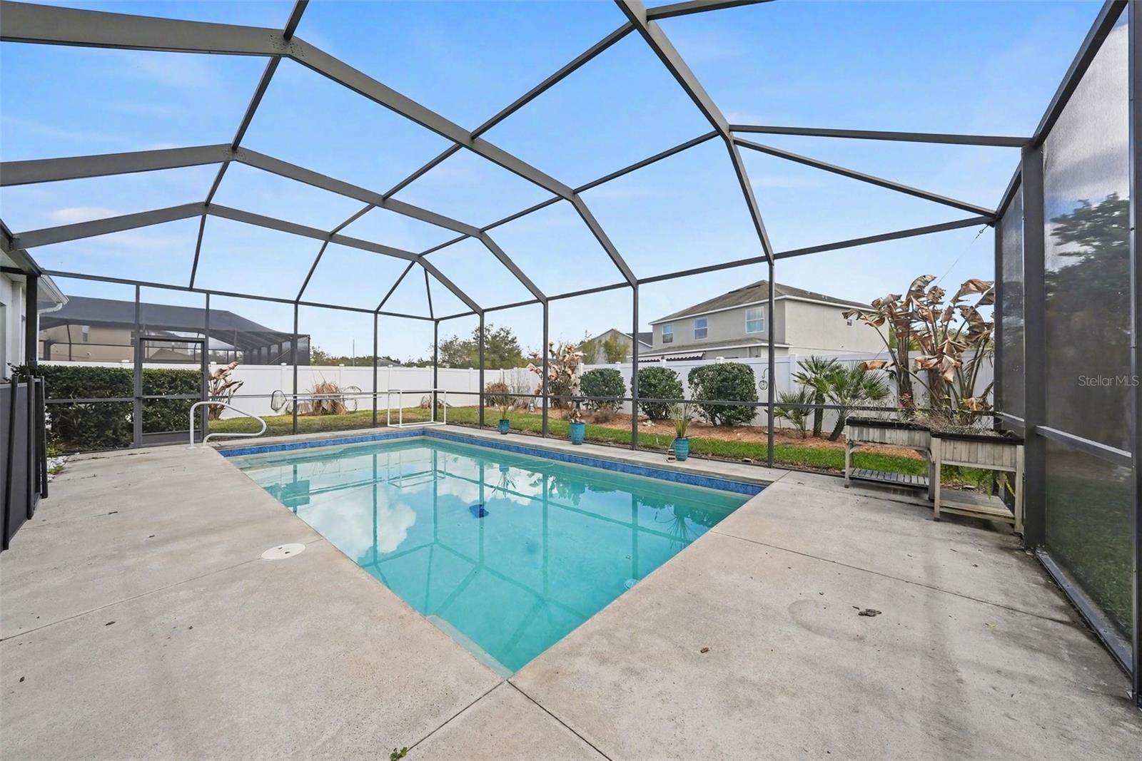 Listing photo id 1 for 20153 Oakflower Avenue