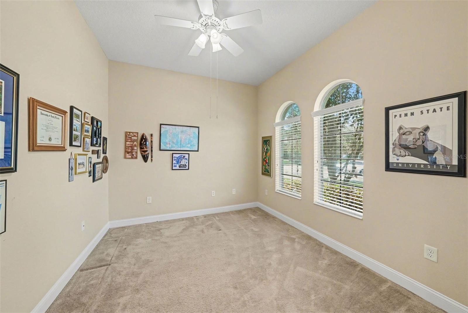 Listing photo id 5 for 20153 Oakflower Avenue