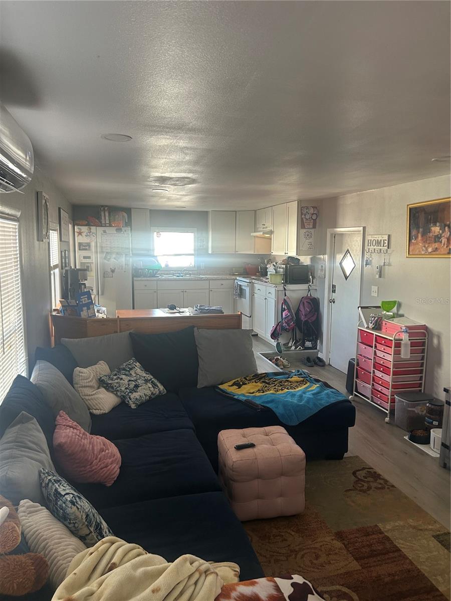 Image 5 of 13 For 9633 Norm Street