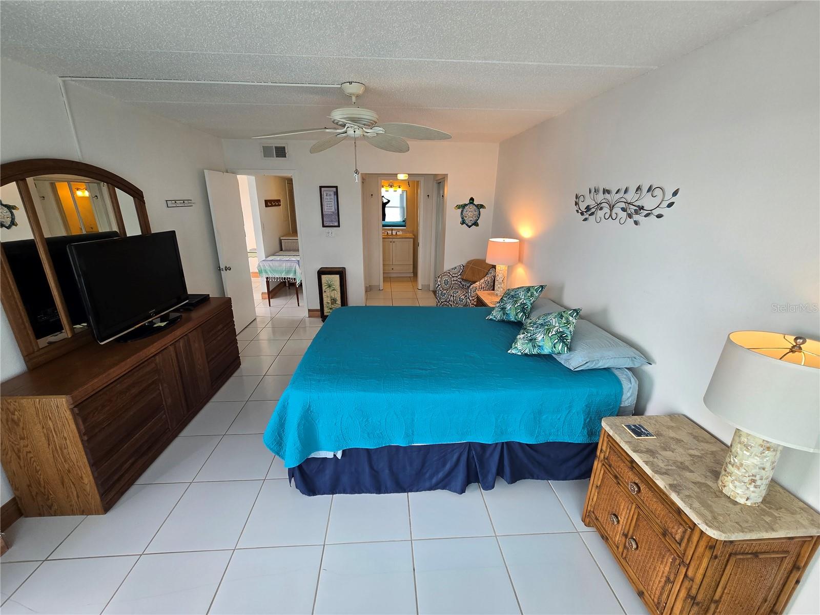 Image 15 of 36 For 4799 Atlantic Avenue 4080