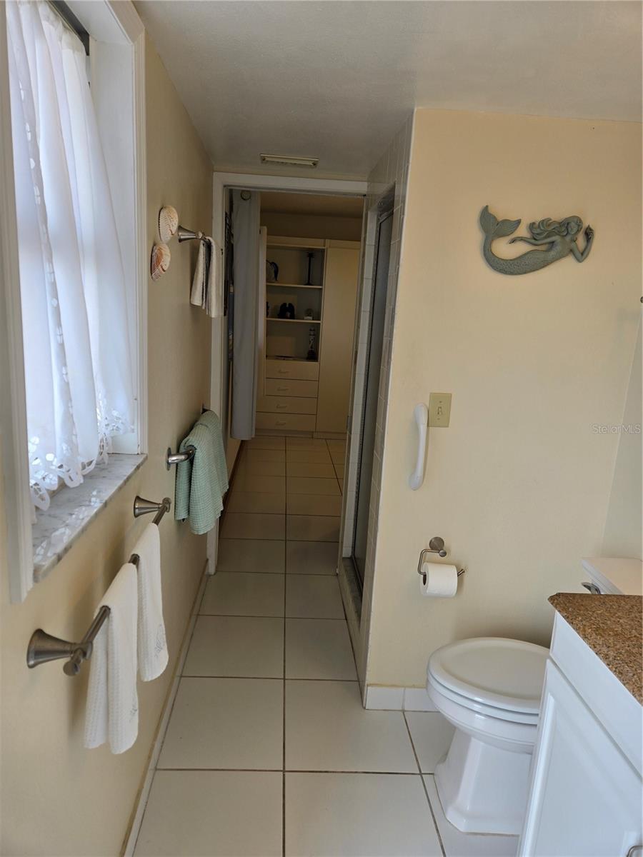 Image 18 of 36 For 4799 Atlantic Avenue 4080