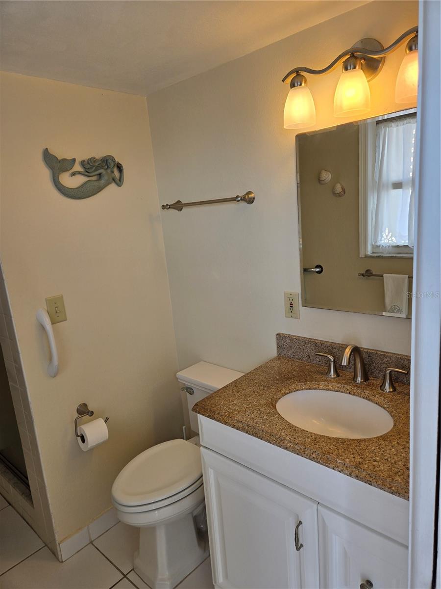 Image 19 of 36 For 4799 Atlantic Avenue 4080