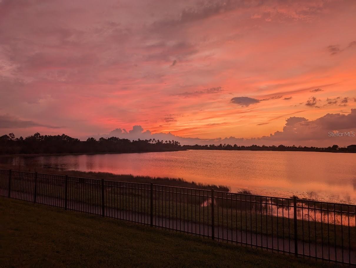 Listing photo id 8 for 6426 Tideline Drive