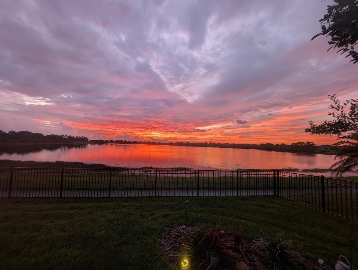 Listing photo id 9 for 6426 Tideline Drive