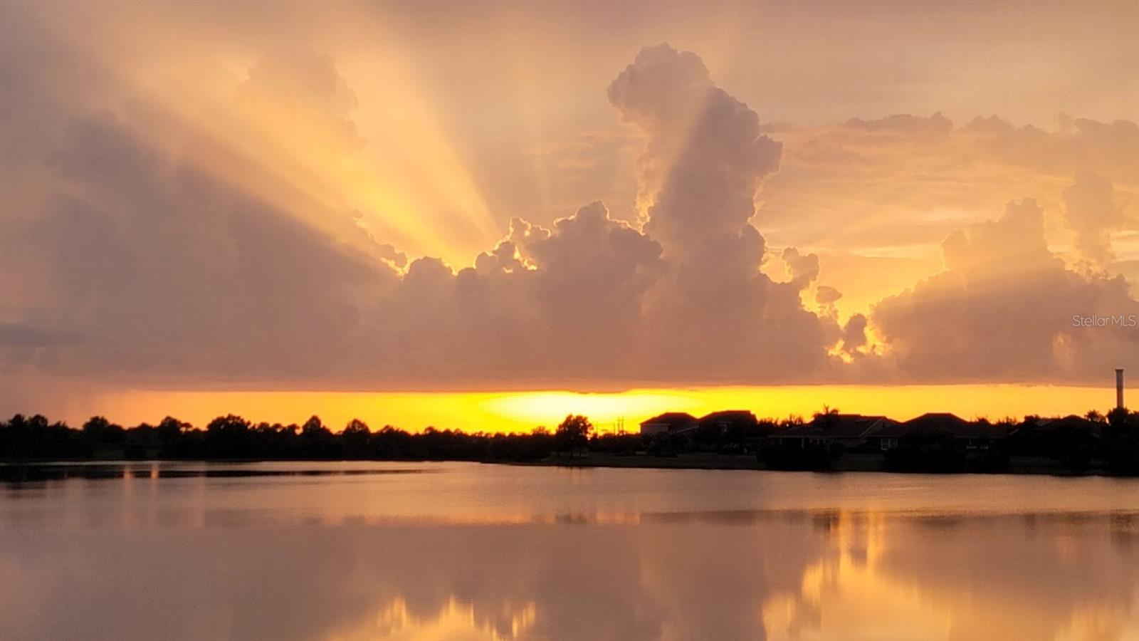 Listing photo id 11 for 6426 Tideline Drive