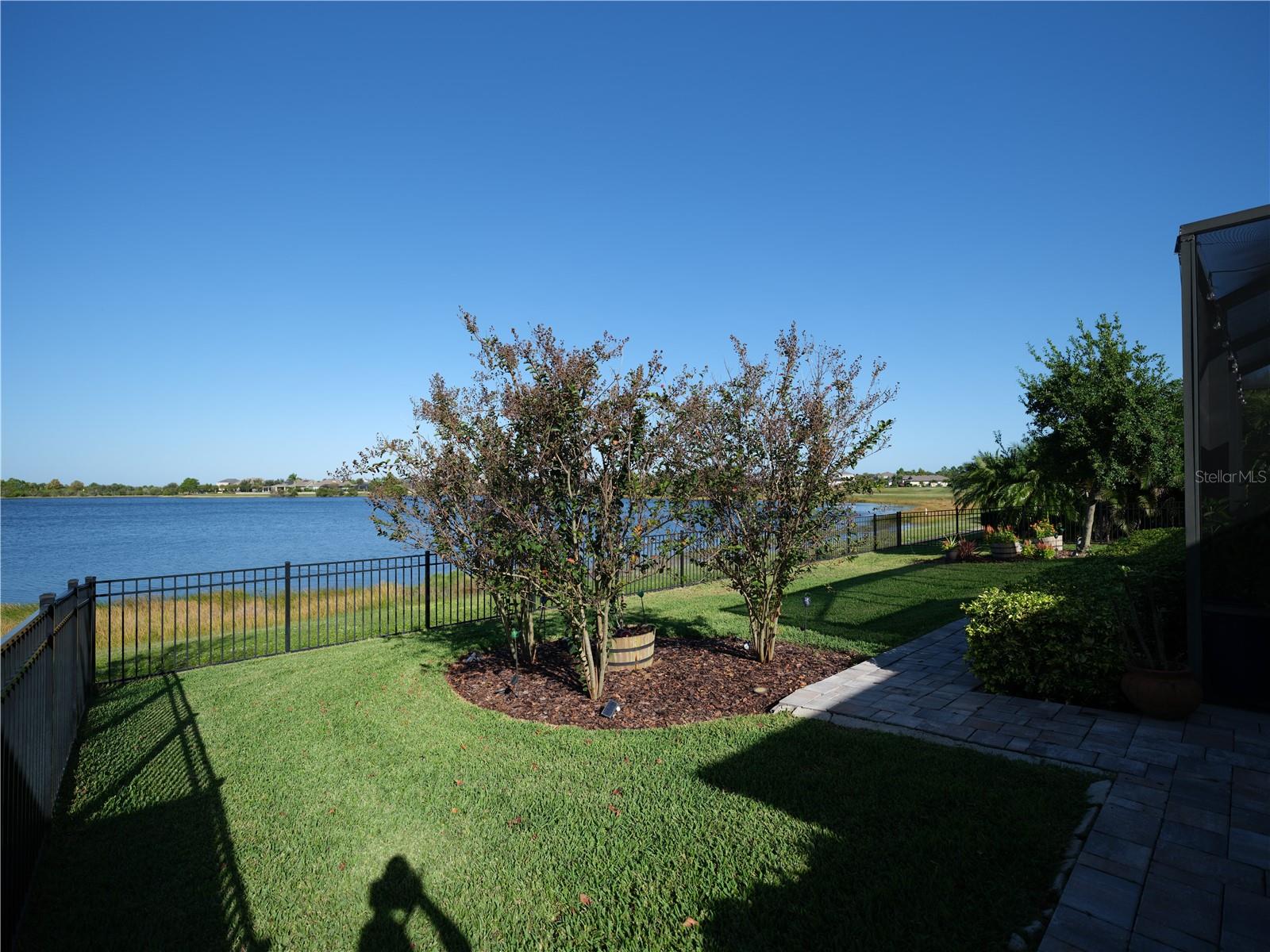 Listing photo id 12 for 6426 Tideline Drive