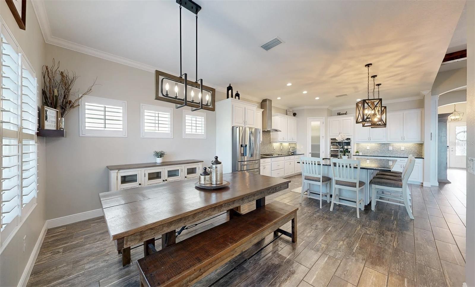 Listing photo id 22 for 6426 Tideline Drive