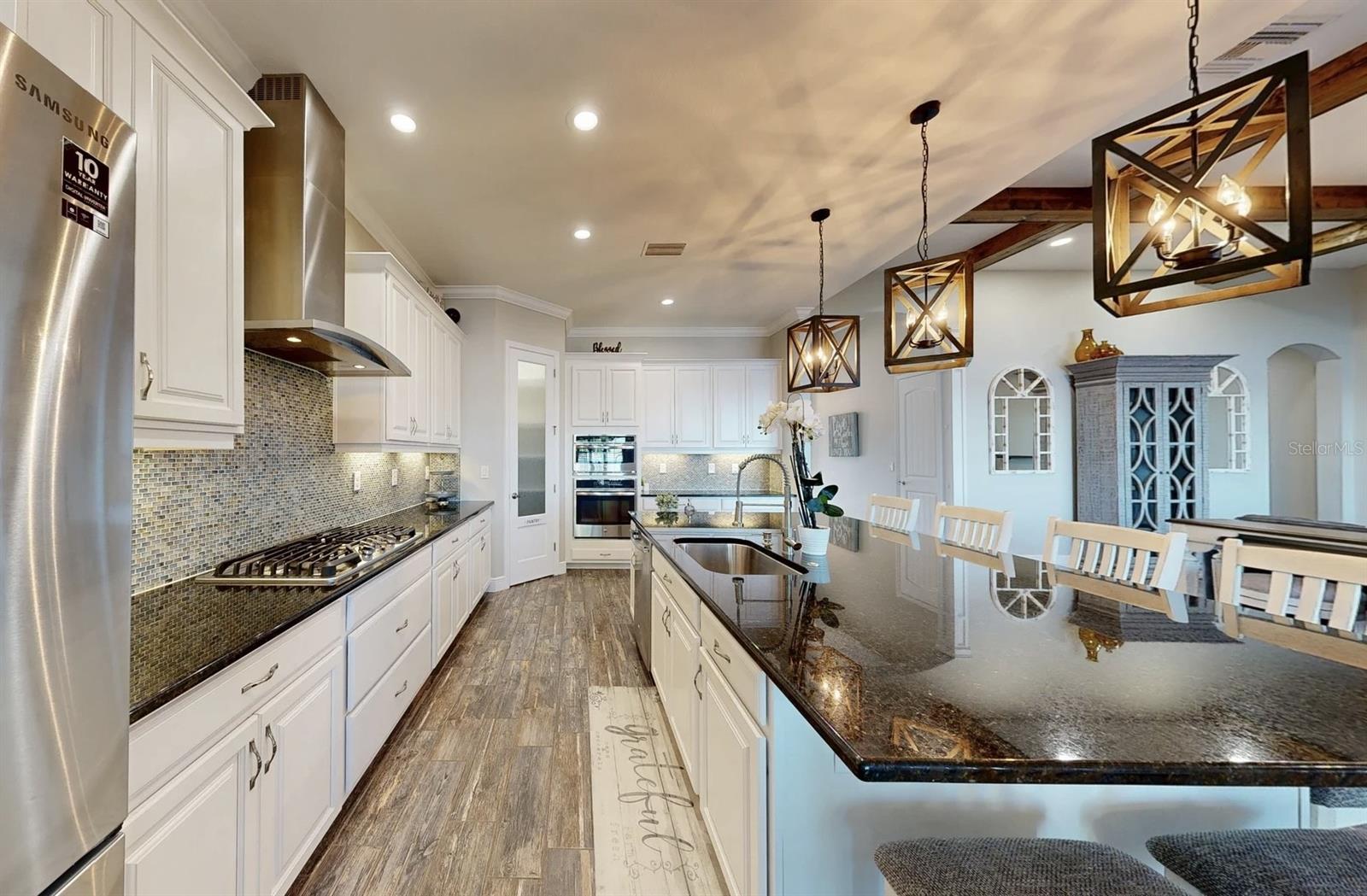 Listing photo id 23 for 6426 Tideline Drive