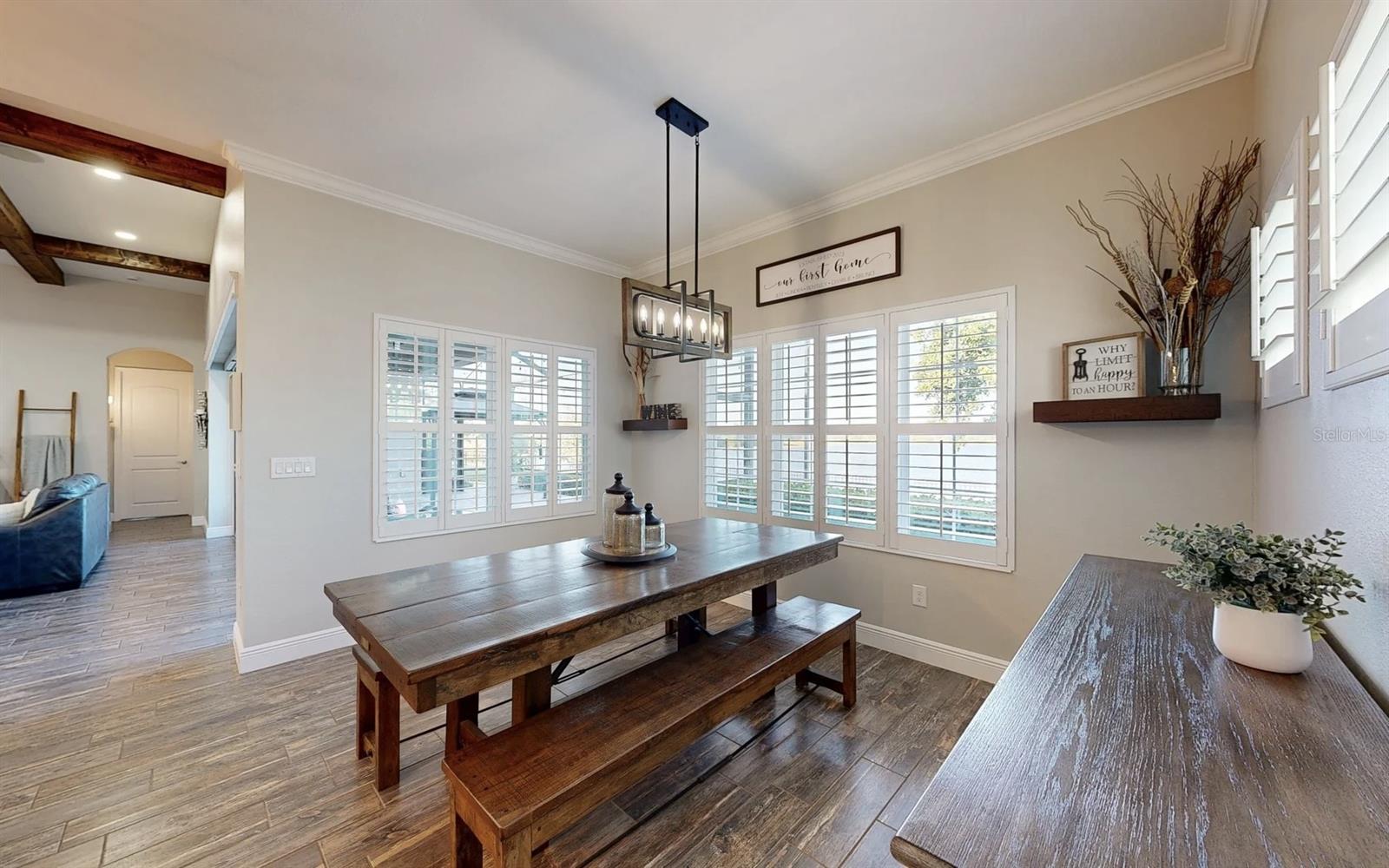 Listing photo id 25 for 6426 Tideline Drive