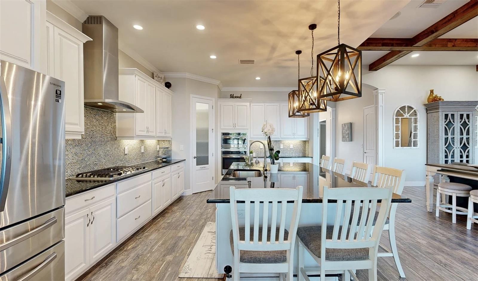 Listing photo id 26 for 6426 Tideline Drive