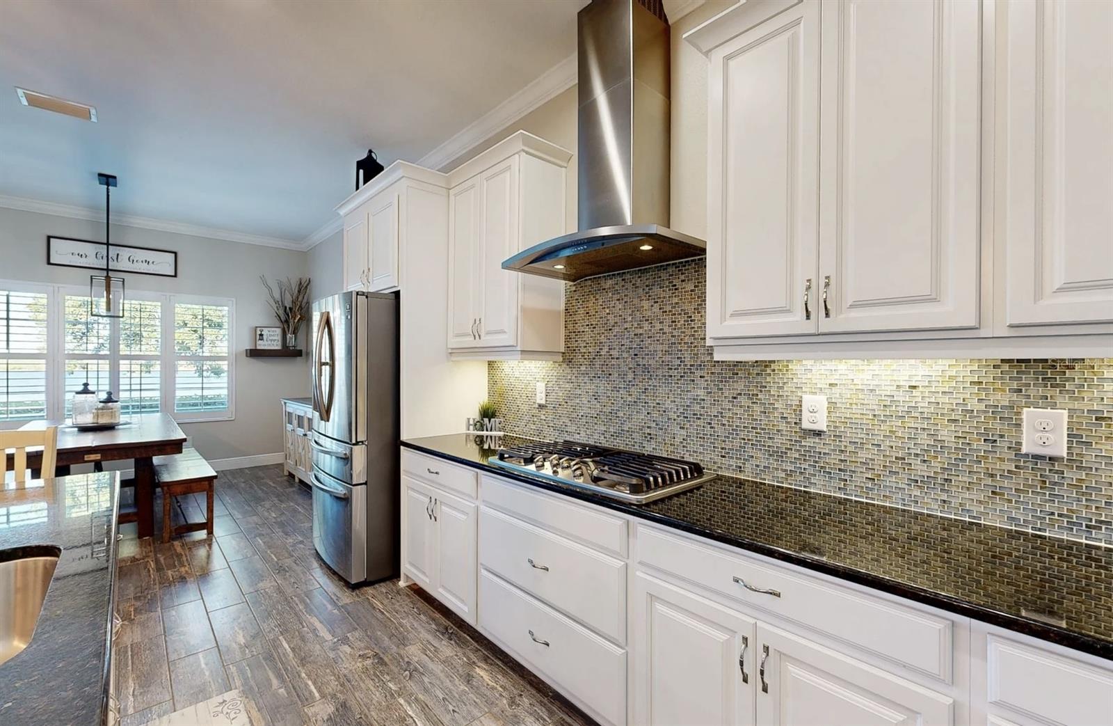 Listing photo id 33 for 6426 Tideline Drive