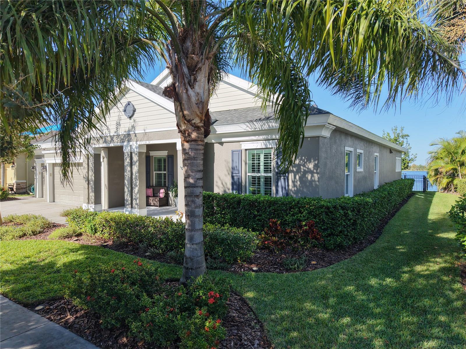 Listing photo id 2 for 6426 Tideline Drive