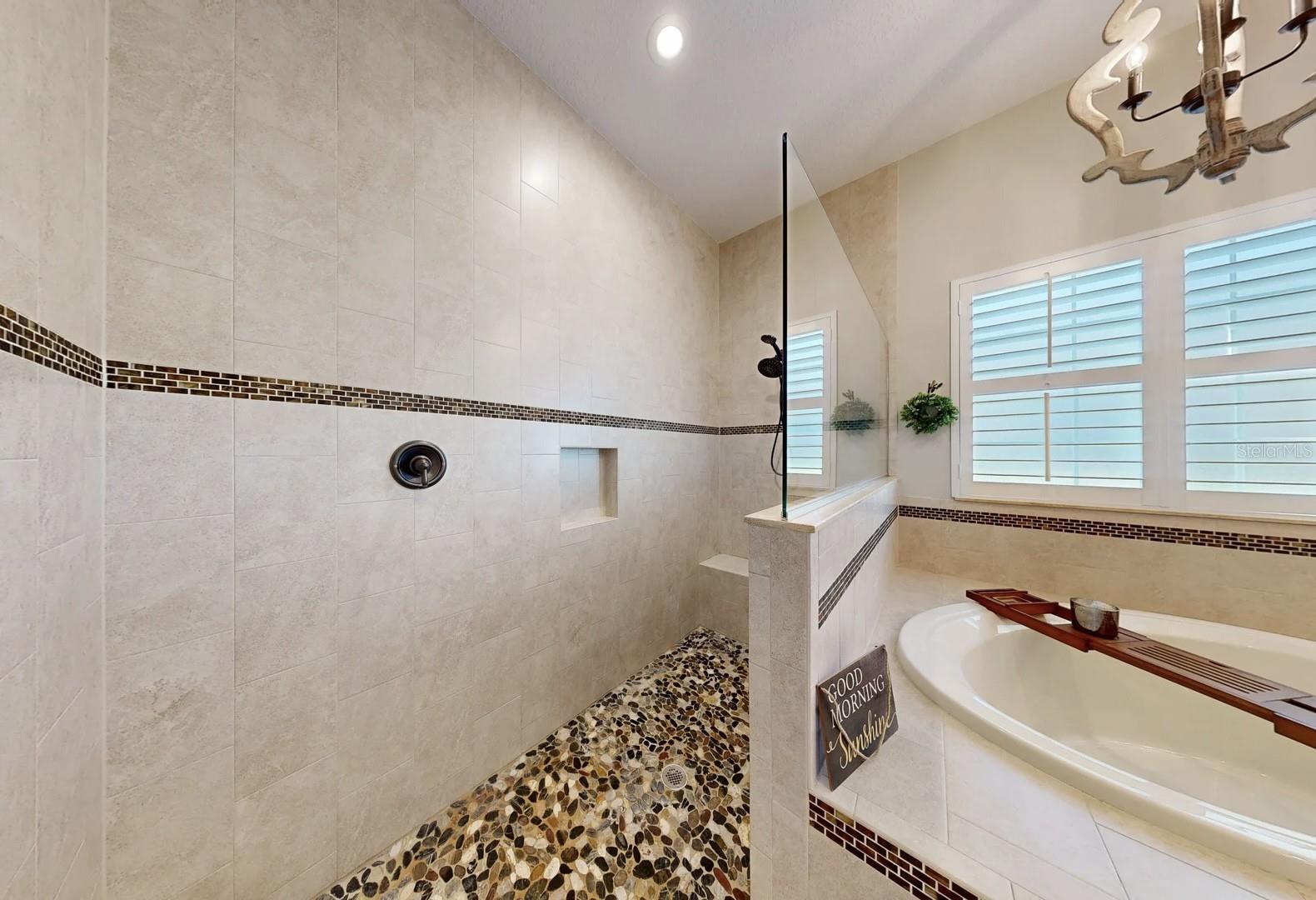 Listing photo id 52 for 6426 Tideline Drive