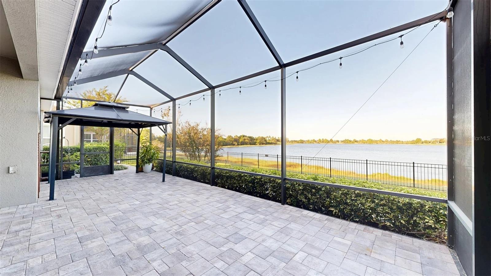 Listing photo id 4 for 6426 Tideline Drive