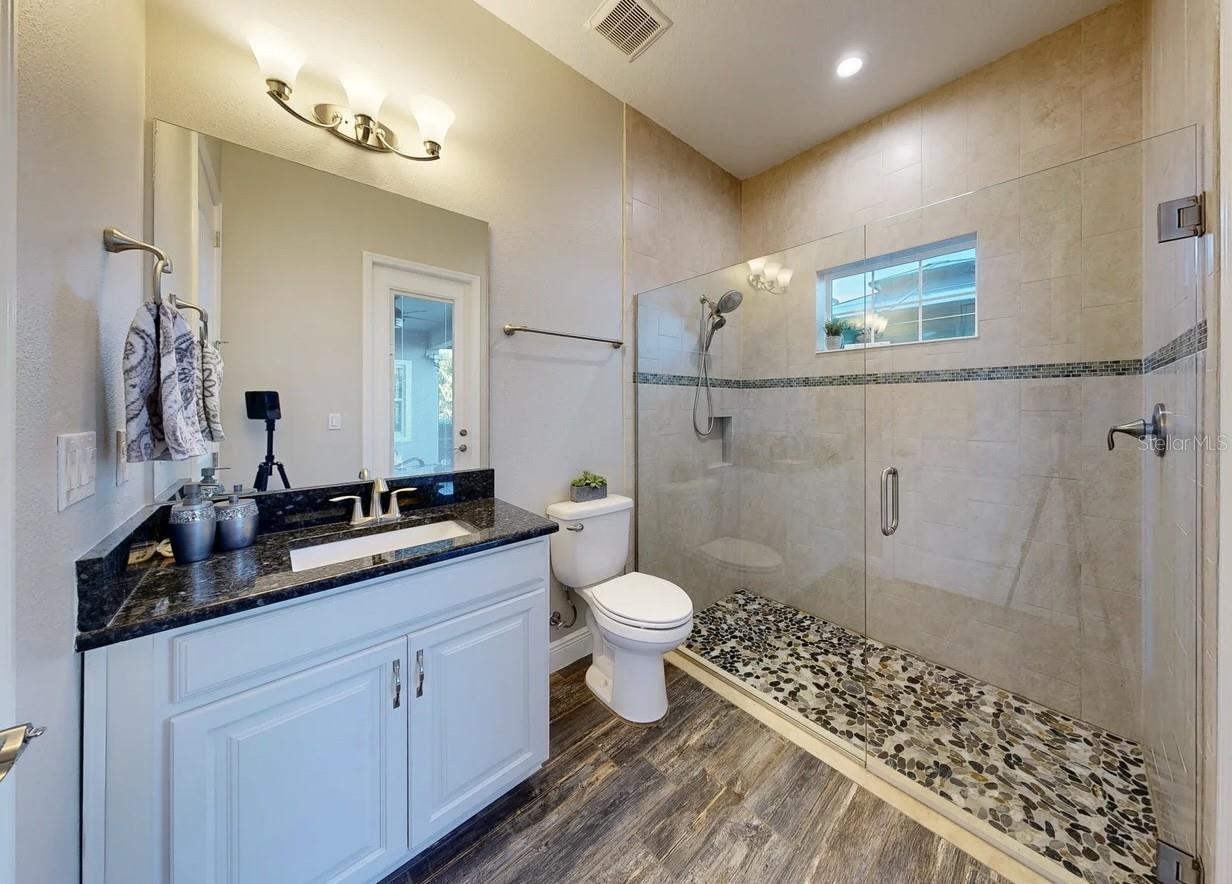 Listing photo id 59 for 6426 Tideline Drive