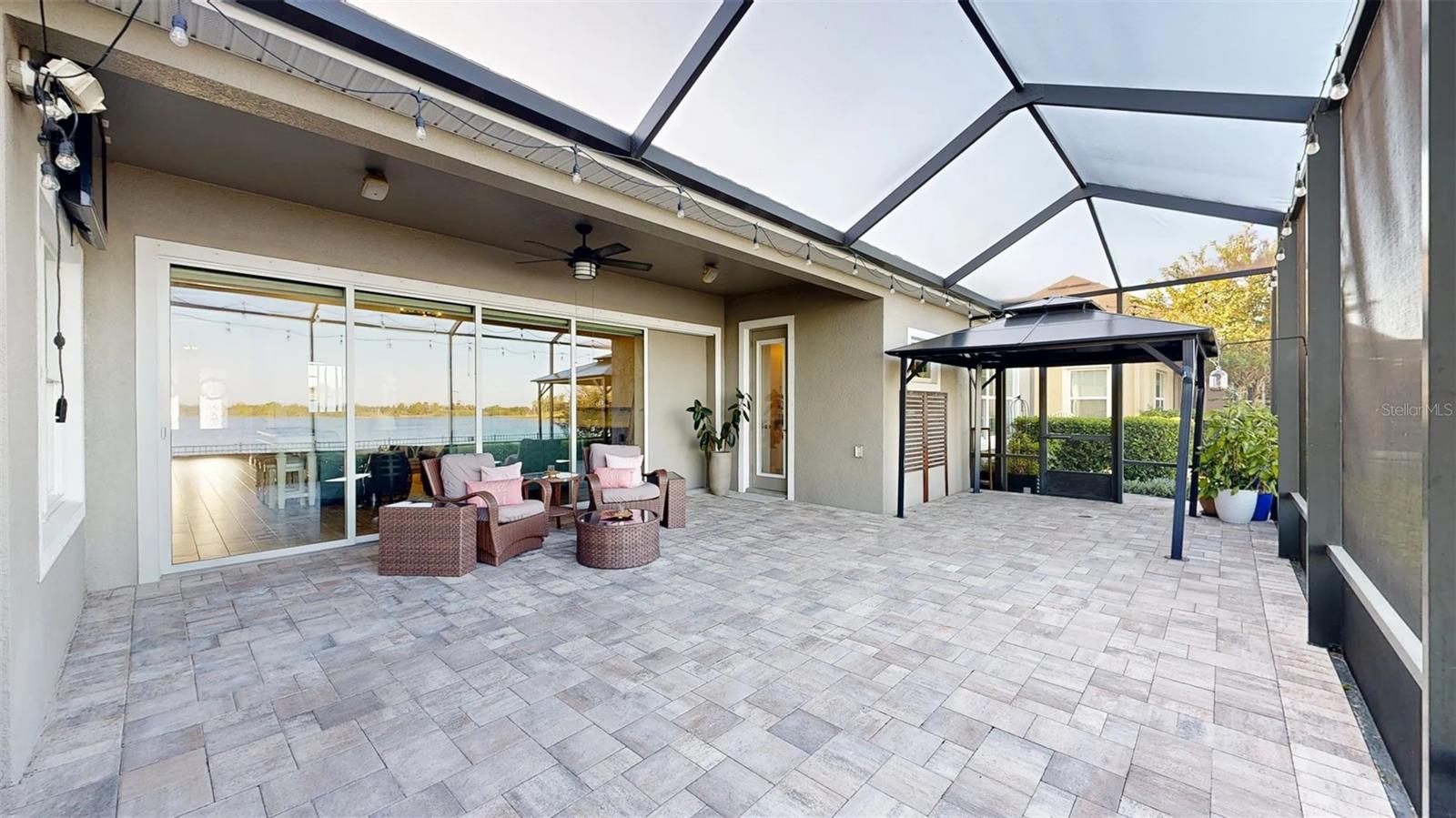 Listing photo id 6 for 6426 Tideline Drive