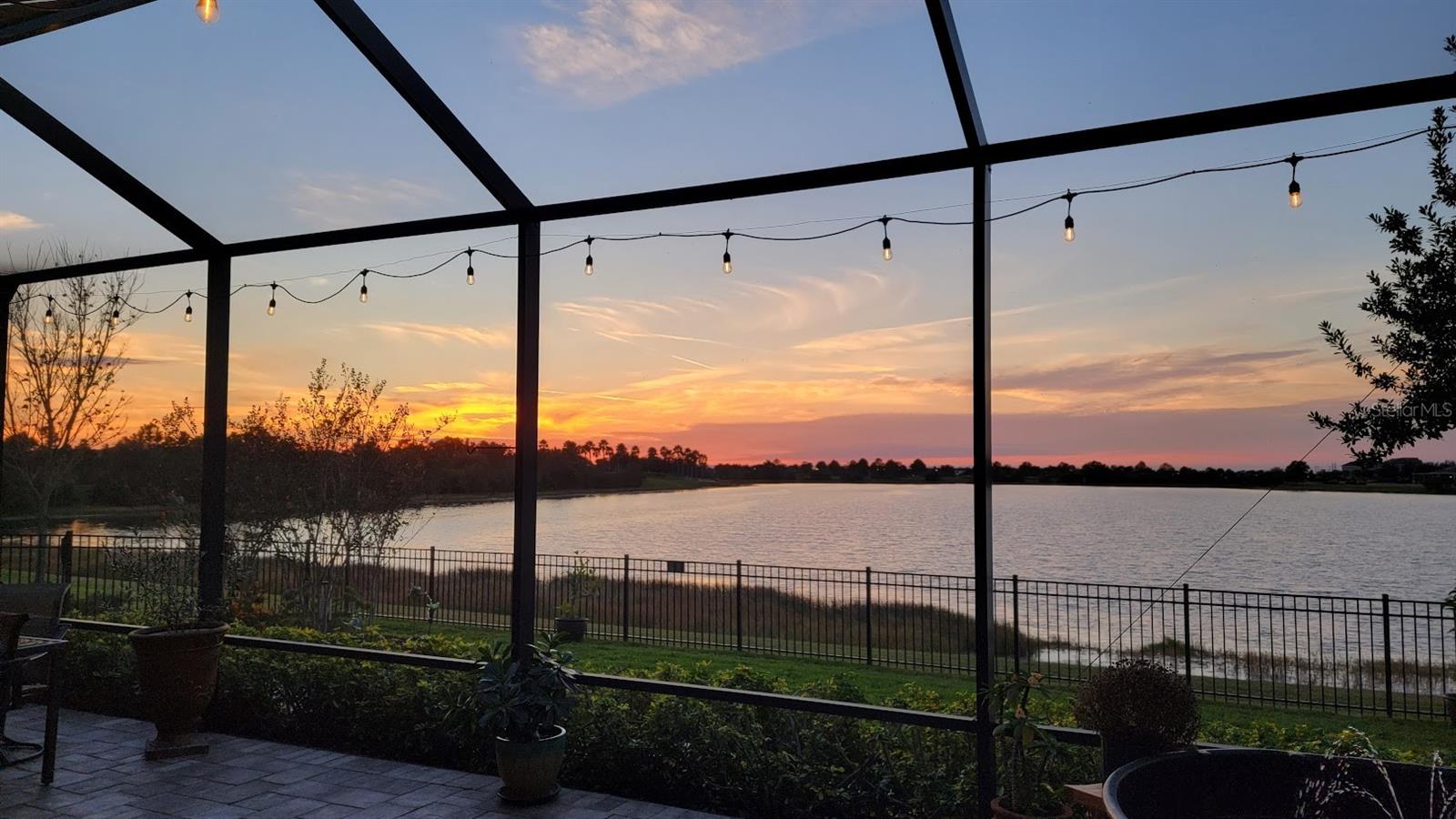 Listing photo id 7 for 6426 Tideline Drive