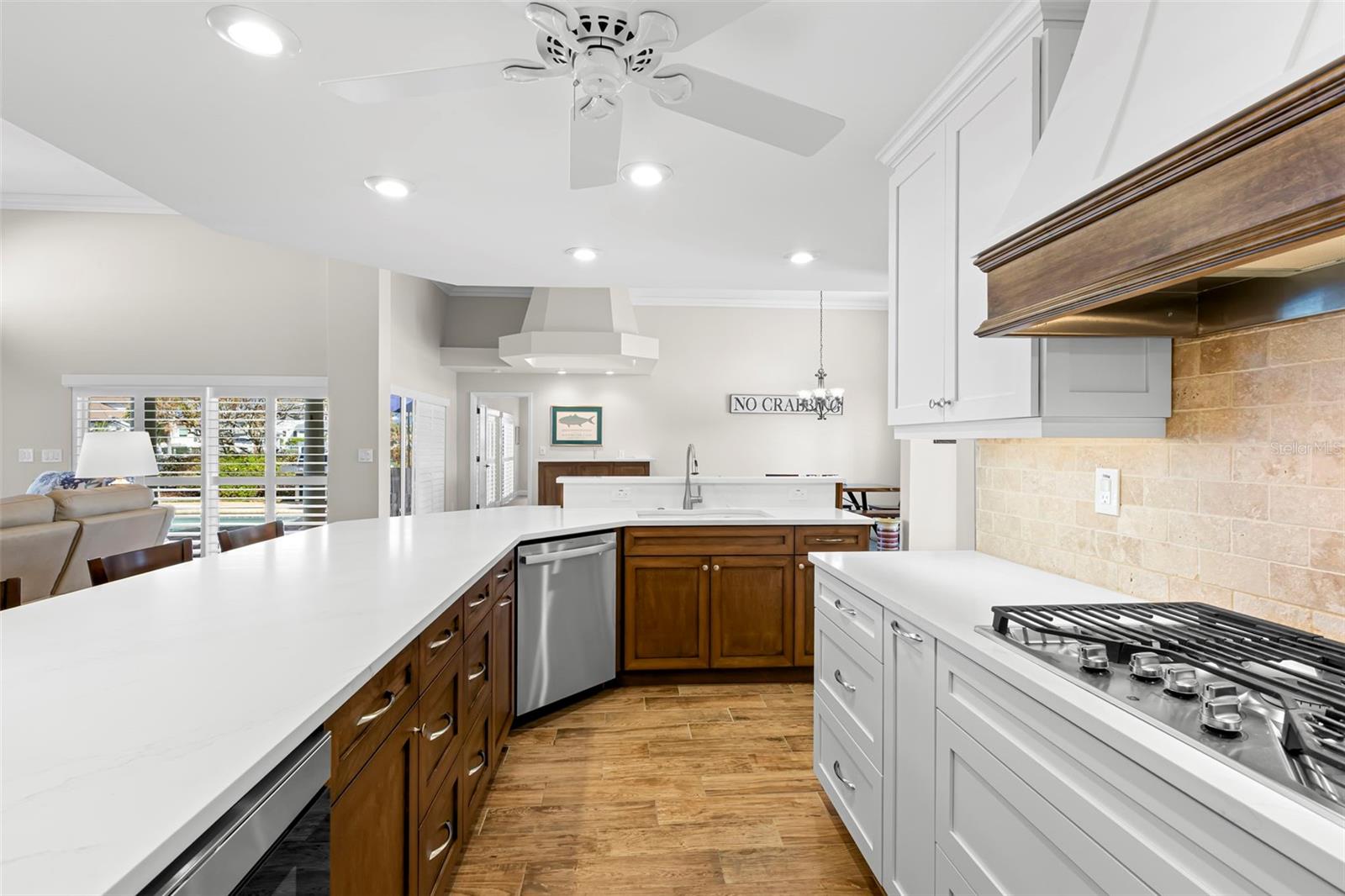 Image 16 of 67 For 2035 Hawaii Avenue Ne