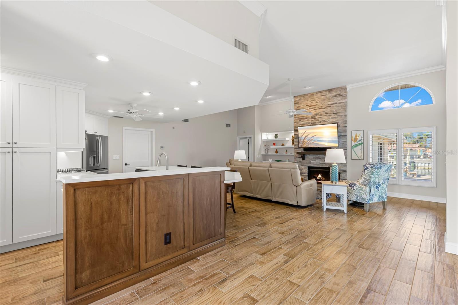 Image 19 of 67 For 2035 Hawaii Avenue Ne