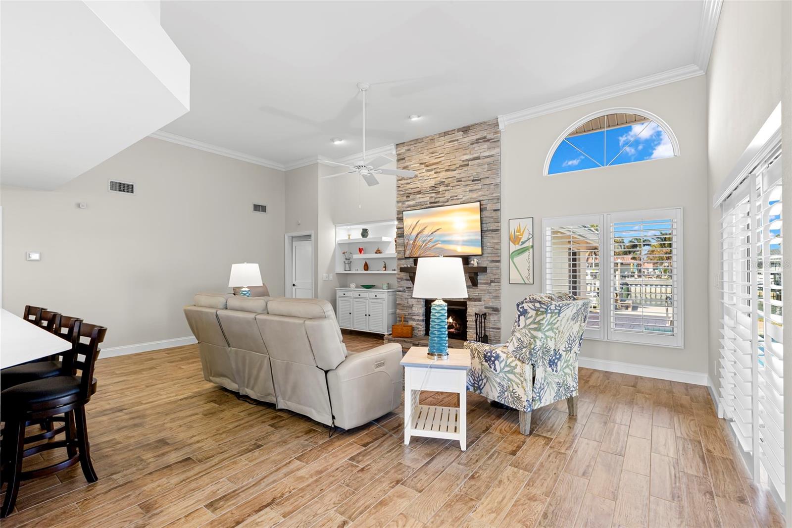 Image 20 of 67 For 2035 Hawaii Avenue Ne