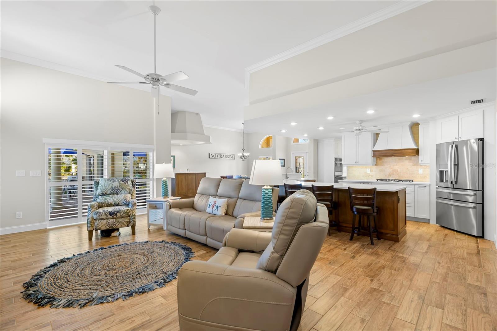 Image 23 of 67 For 2035 Hawaii Avenue Ne