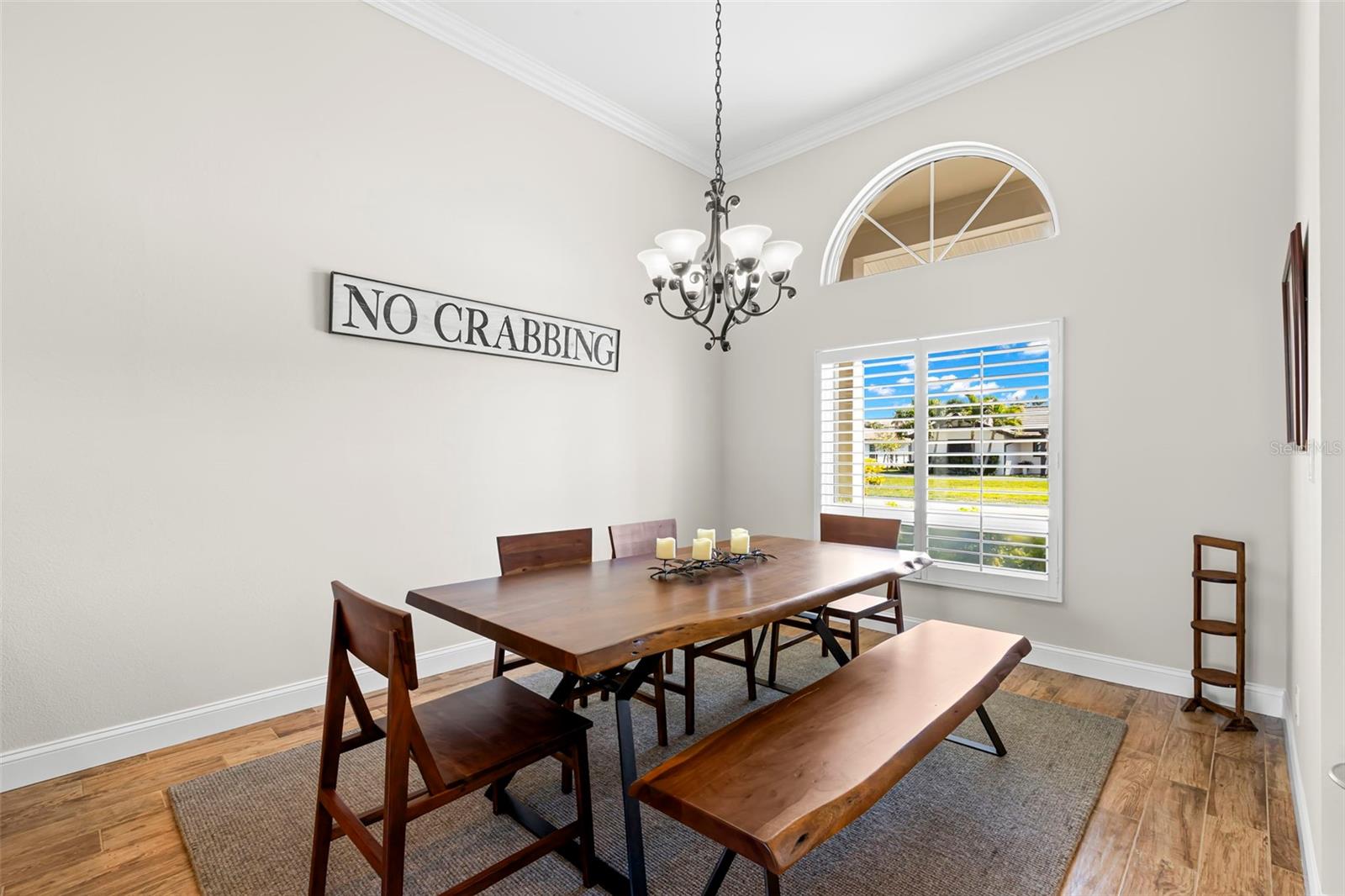 Image 25 of 67 For 2035 Hawaii Avenue Ne